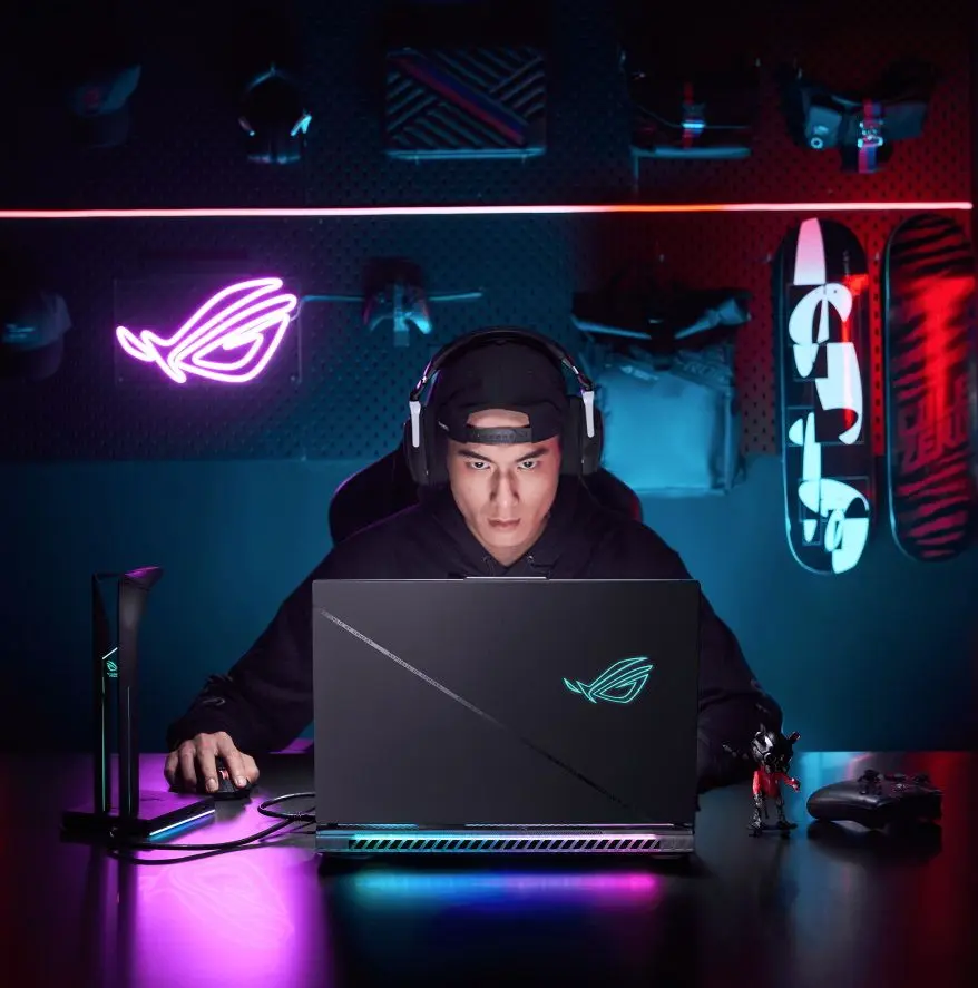 Laptop Asus Rog Strix Scar 18 G834JYR-R6091X Intel Core i9-14900HX 2x32GB DDR5/1TB + 1TB SSD W11P (Off Black)