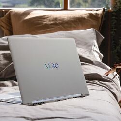 Laptop Gigabyte Aero 14 OLED BMF-H2EEBB3SH Intel Core i7-13700H 16GB LPDDR5/1TB SSD Win11 Home (Twilight Silver) Thumb