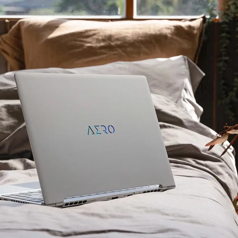 Laptop Gigabyte Aero 14 OLED BMF-H2EEBB3SH Intel Core i7-13700H 16GB LPDDR5/1TB SSD Win11 Home (Twilight Silver) - 12