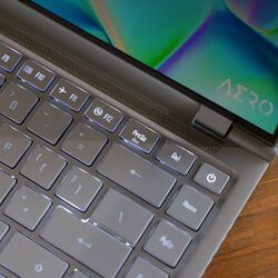 Laptop Gigabyte Aero 14 OLED BMF-H2EEBB3SH Intel Core i7-13700H 16GB LPDDR5/1TB SSD Win11 Home (Twilight Silver) Thumb