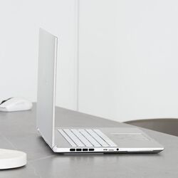 Laptop Gigabyte Aero 16 OLED BSF-H3EE954SH Intel Core i7-13700H 16GB DDR5/1TB SSD Win11 Home (Twilight Silver) Thumb