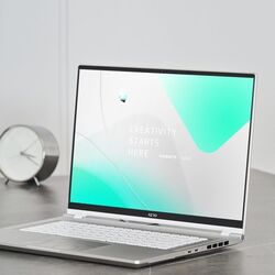 Laptop Gigabyte Aero 16 OLED BSF-H3EE954SH Intel Core i7-13700H 16GB DDR5/1TB SSD Win11 Home (Twilight Silver) Thumb