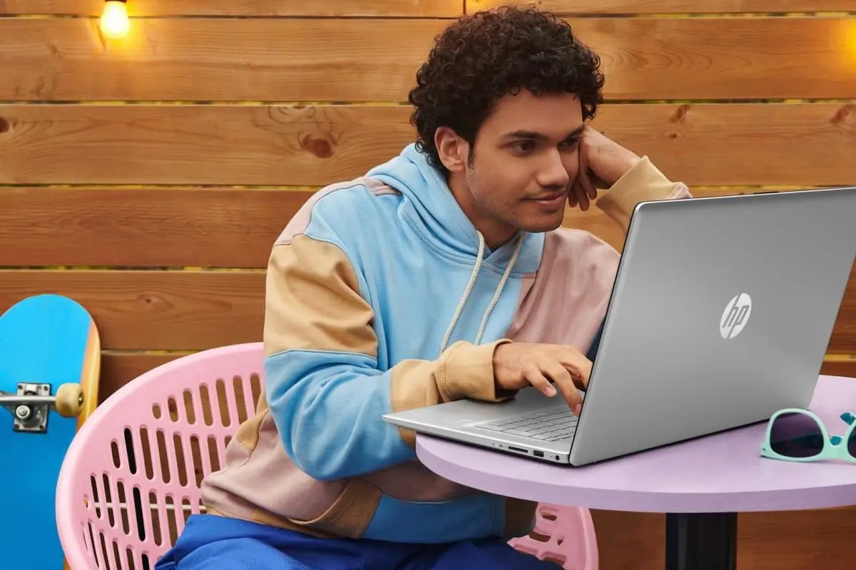 Laptop HP 17-cn0053cl Intel Core i5-1135G7 12GB DDR4/1TB SSD (Silver)