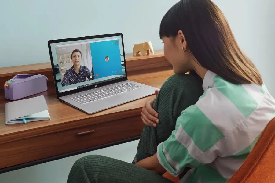 Laptop HP 17-cn1053cl Intel Core i5-1155G7 12GB DDR4/1256GB SSD+HDD (Silver)