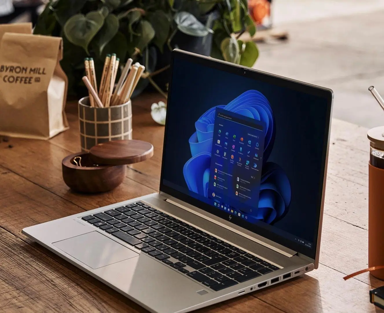 Laptop HP 450 G9 5Y3T8EA Intel Core i5-1235U 8GB DDR4/512GB SSD FreeDos (Silver)