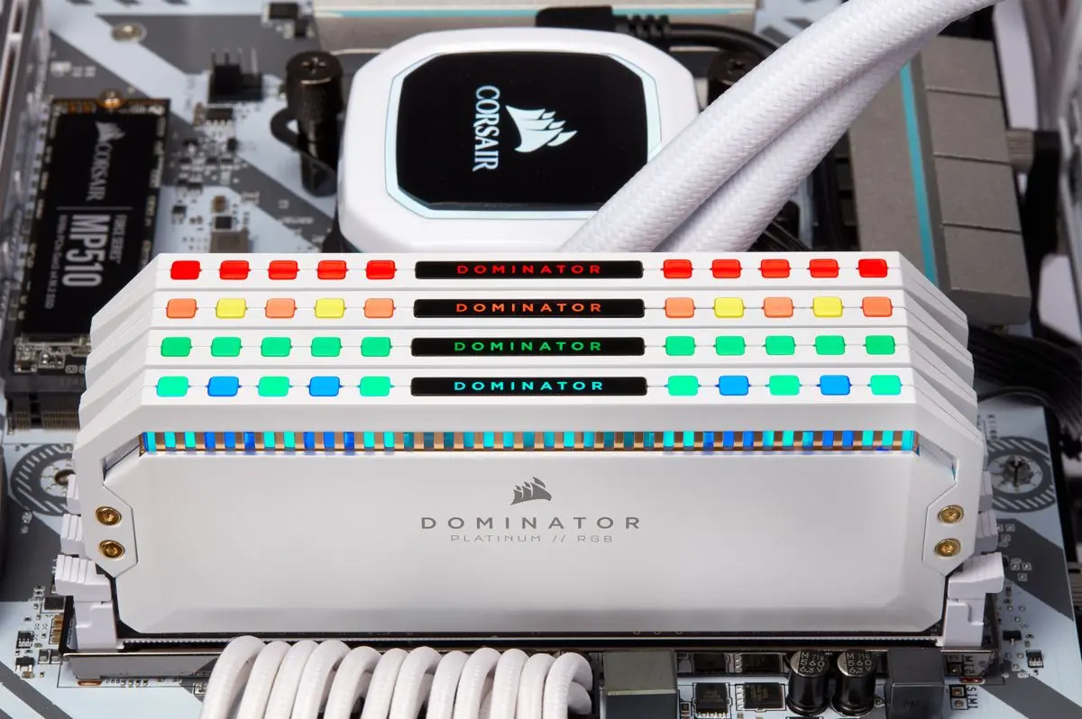 Оперативная память Corsair Dominator Platinum RGB DDR4 16GB (2x8) 3200MHz PC4-25600 CL16 (CMT16GX4M2C3200C16W) - 4