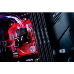 Оперативная память Crucial Ballistix MAX UDIMM DDR4 16GB 4000MHz CL18 B (2x8GB) Thumb