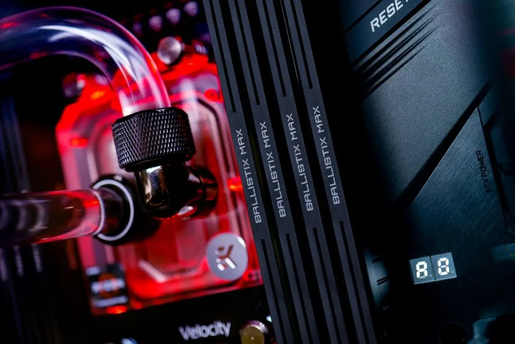 Оперативная память Crucial Ballistix MAX UDIMM DDR4 16GB 4000MHz CL18 B (2x8GB) - 3