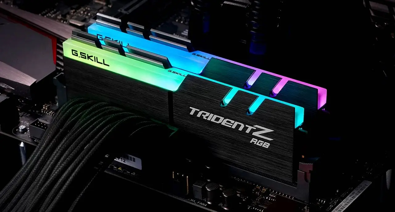 Memorie operativa G.Skill Trident Z RGB 32GB DDR4 3600MHz CL17 (F4-3600C17D-32GTZR) - 3