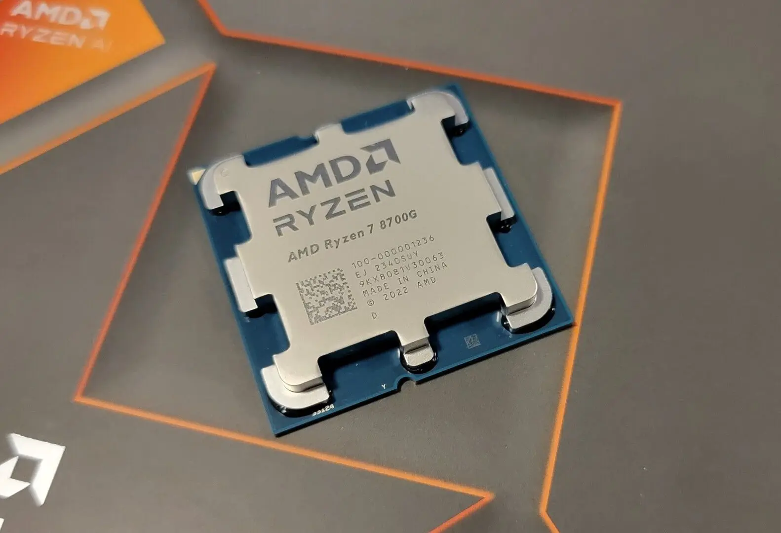 Procesor AMD Ryzen 7 8700G (Tray)