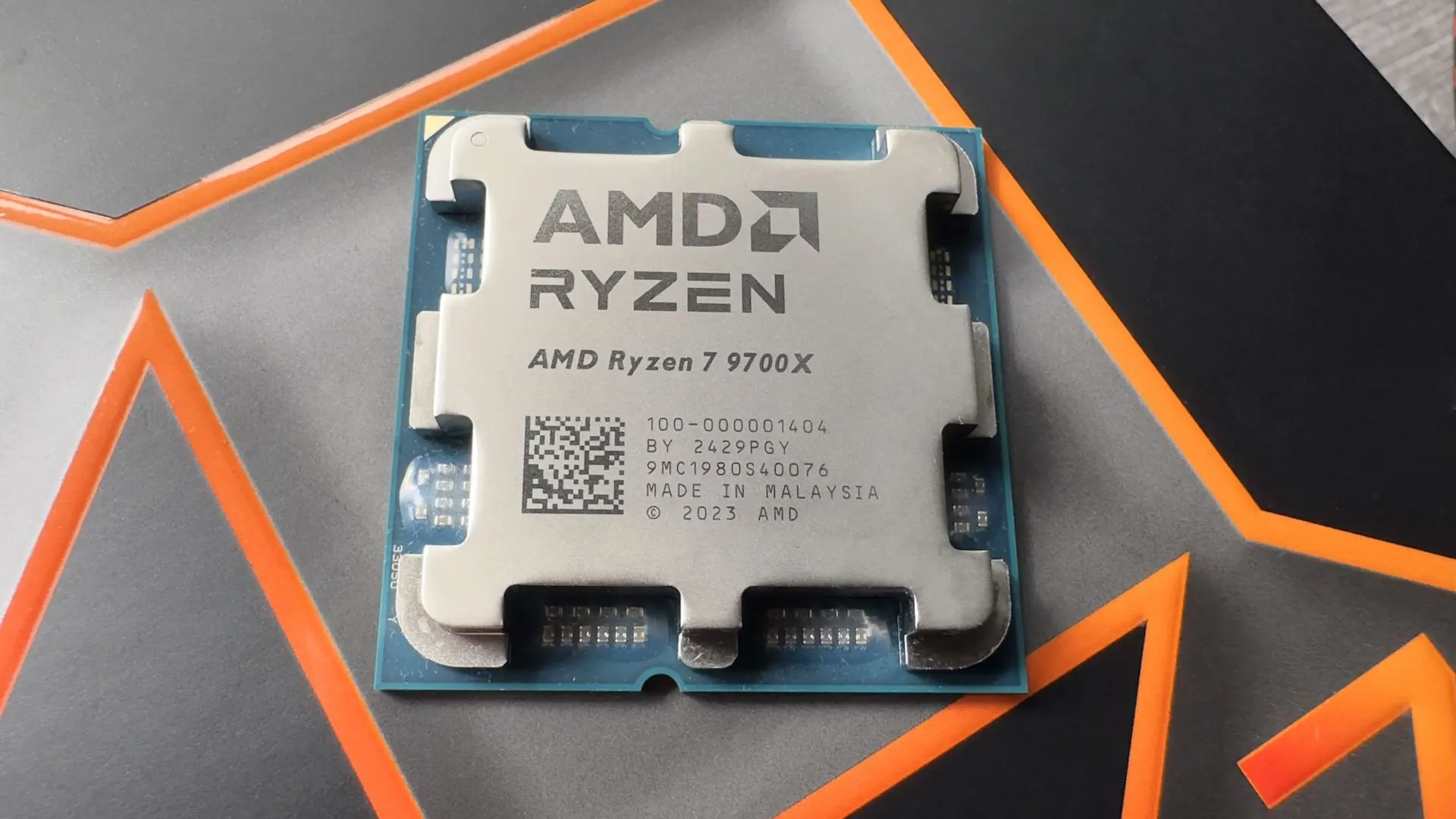Процессор AMD Ryzen 7 9700X (Tray) - 3