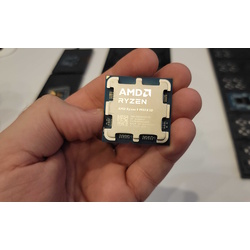 Procesor AMD Ryzen 9 9950X3D (Tray) Thumb