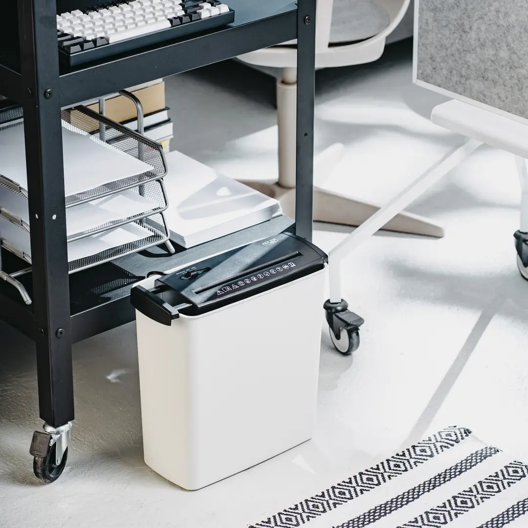 Шредер Adler AD 1040 (Black)