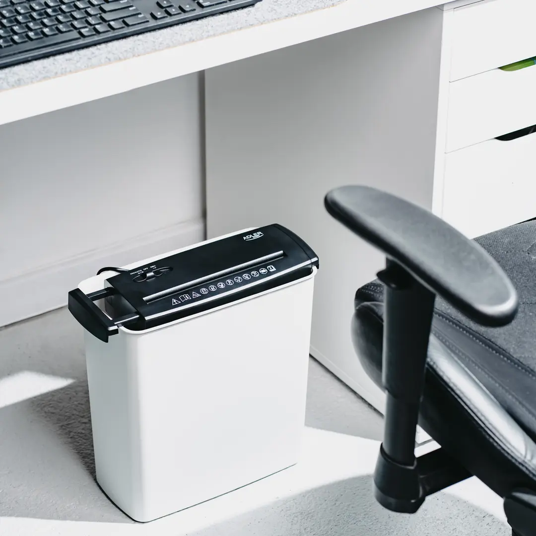 Шредер Adler AD 1040 (Black)