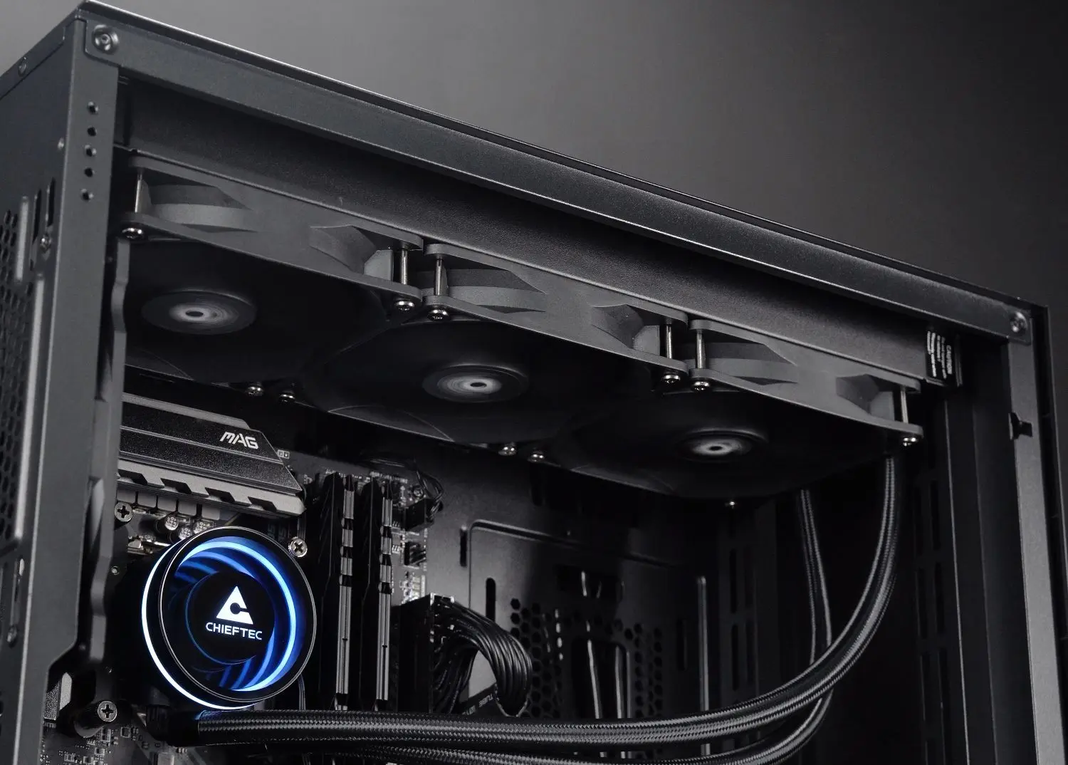 Sistem de racire cu lichid Chieftec Iceberg 360 Dark (Black)