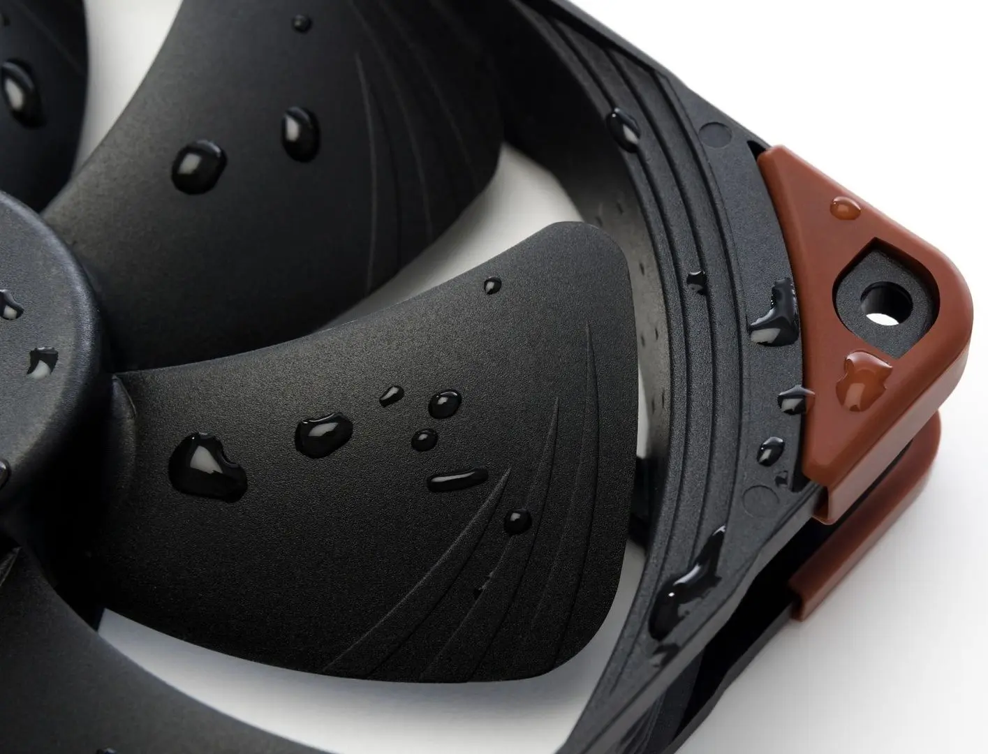 Вентилятор Noctua NF-A14 industrialPPC-2000 IP67 PWM (NF-A14IPPC-2000-IP67) - 6