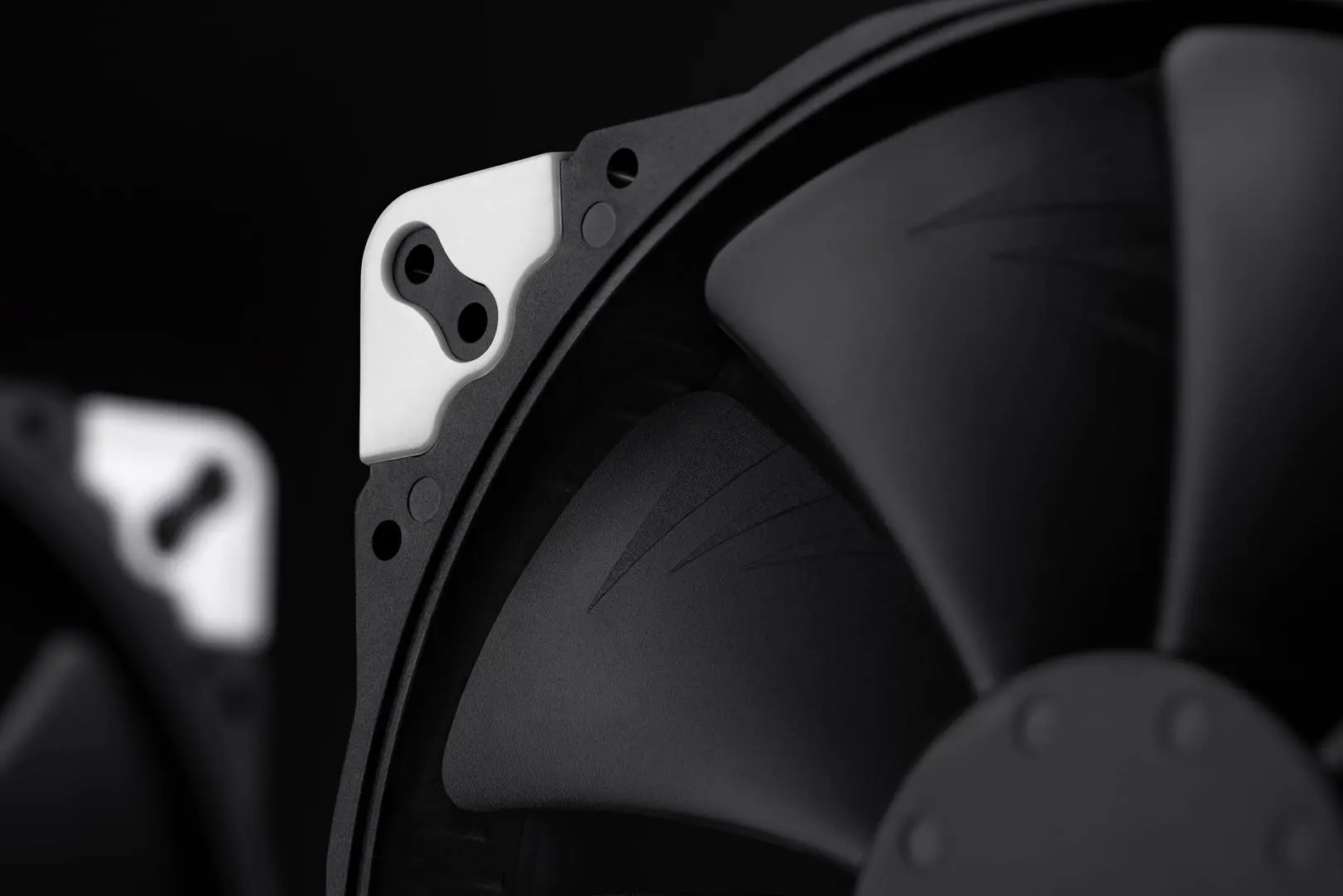 Вентилятор Noctua NF-A20 PWM Chrоmax.Black.Swap (NF-A20-PWM-CH.BK.S) - 4