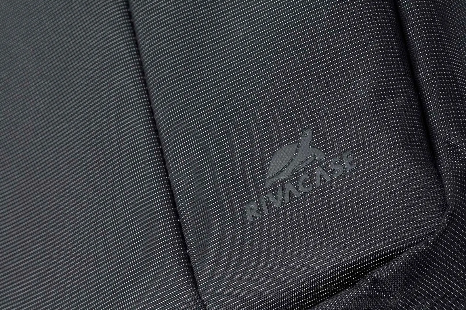 Geanta pentru laptop RivaCase Central 8221 (Black)