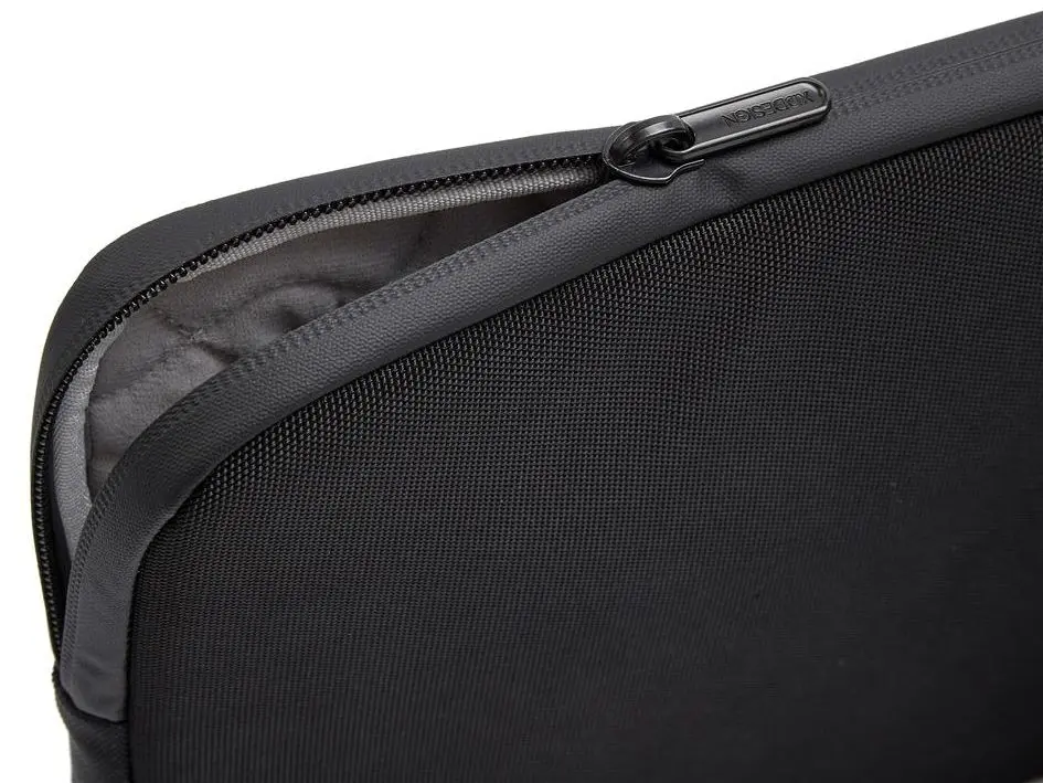 Husa pentru laptop XD Design P706.211 (Black)