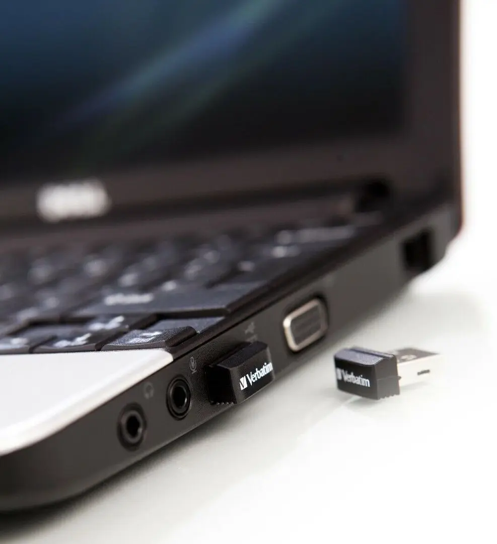 USB flash накопитель Verbatim Store 'n' Stay Nano 16GB (Black) - 3