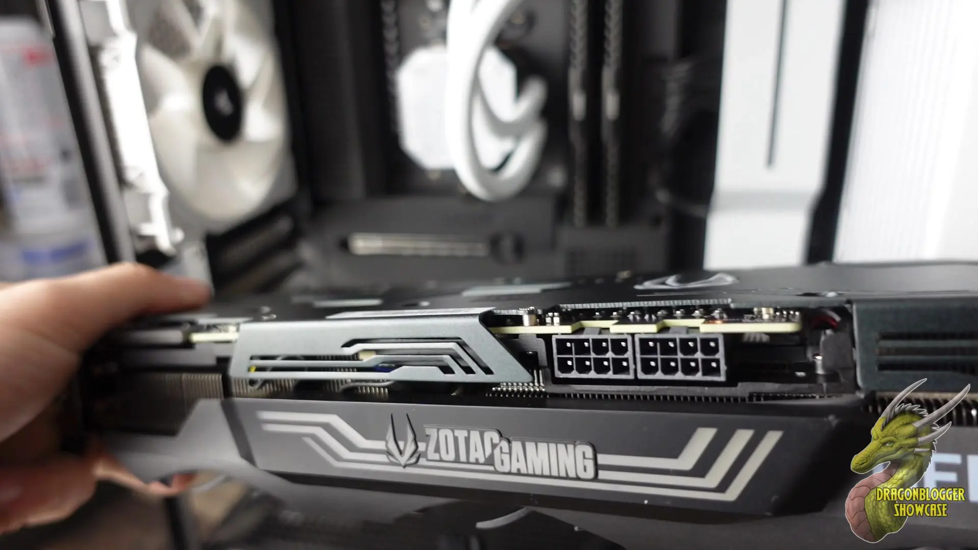 Видеокарта ZOTAC GeForce RTX 4090 AMP Extreme Airo 24GB GDDR6X (ZT-D40900B-10P)