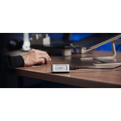 Портативный SSD Kingston XS2000 4TB (SXS2000/4000G) Thumb