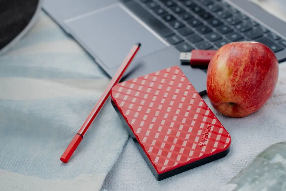 Внешний жестки диск Verbatim Store n Go 1TB (Red) - 4