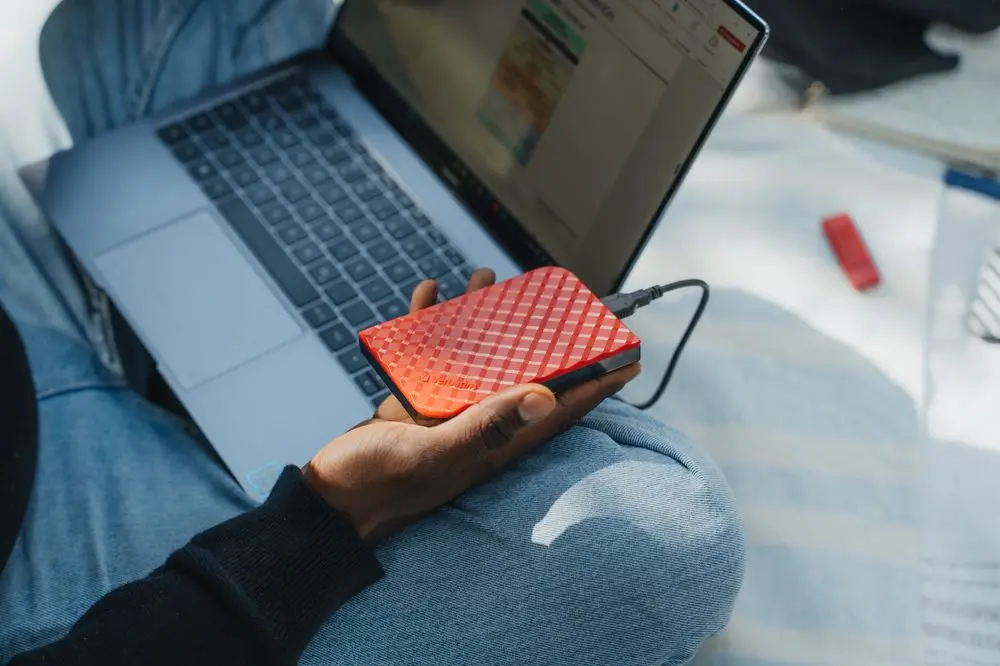 Внешний жестки диск Verbatim Store n Go 1TB (Red) - 5