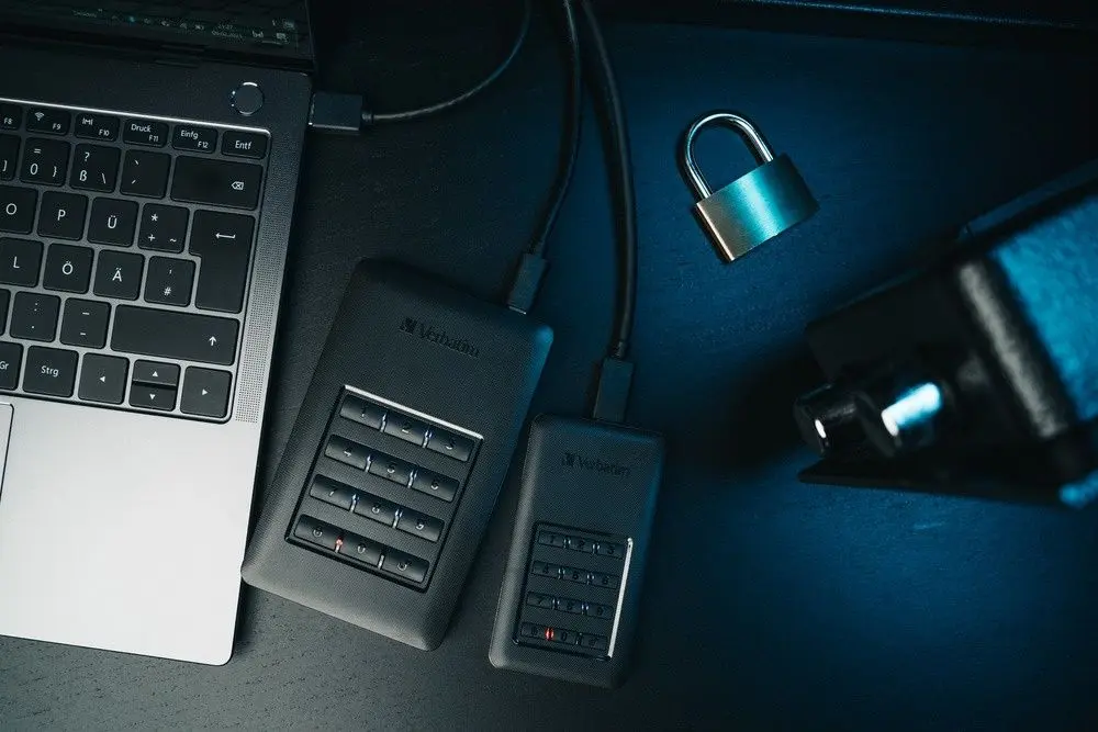 Внешний жесткий диск Verbatim Store n Go 2TB (53403) - 6