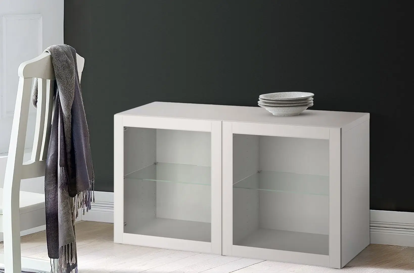 Bufet Ikea Besta/Ostvik sticla transparenta 120x42x38 (Alb)