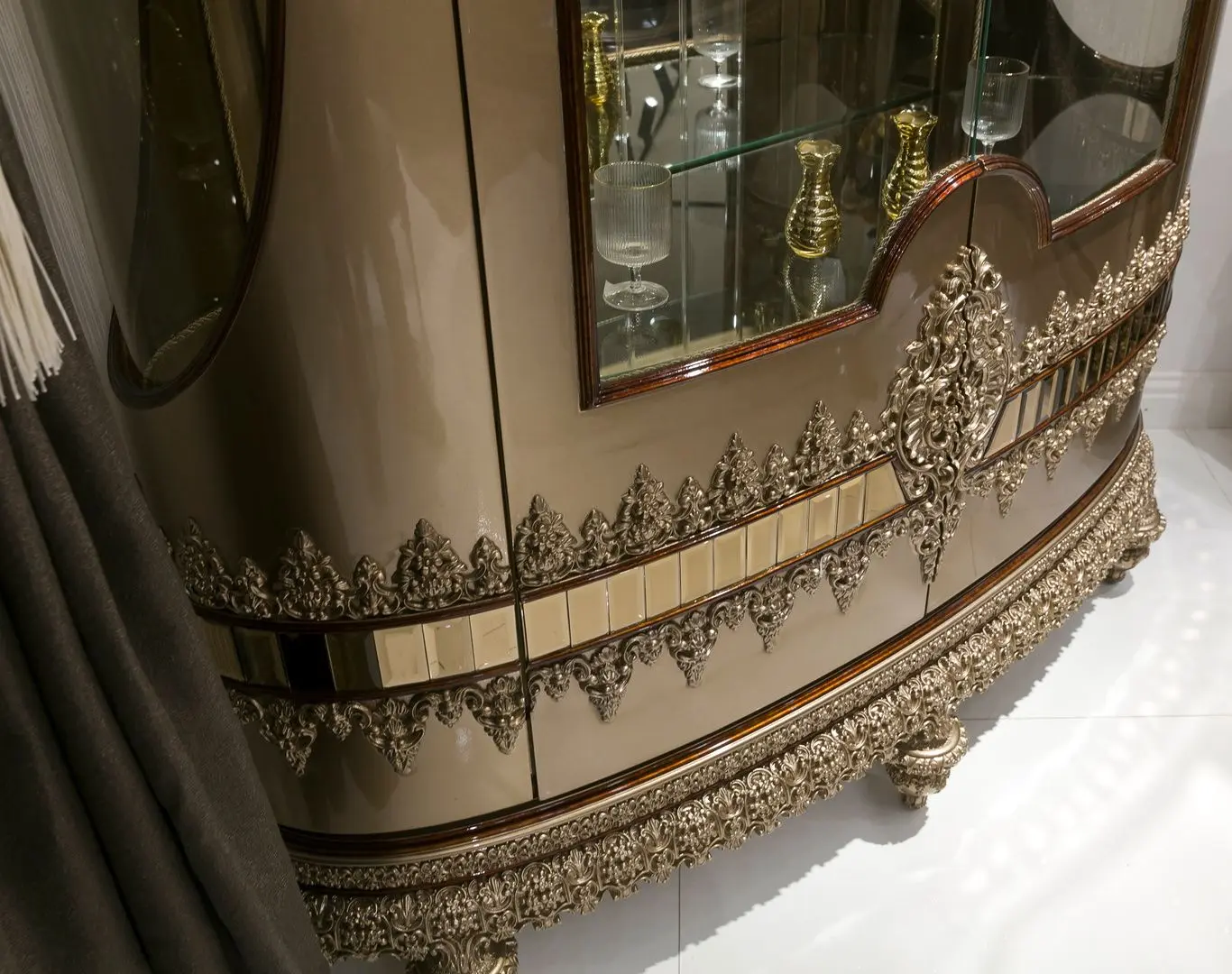 Set de mobilier pentru sufragerie Charme&Luxe Furniture Venedik №10 (Dark Cappuccino/Gold/Brown)