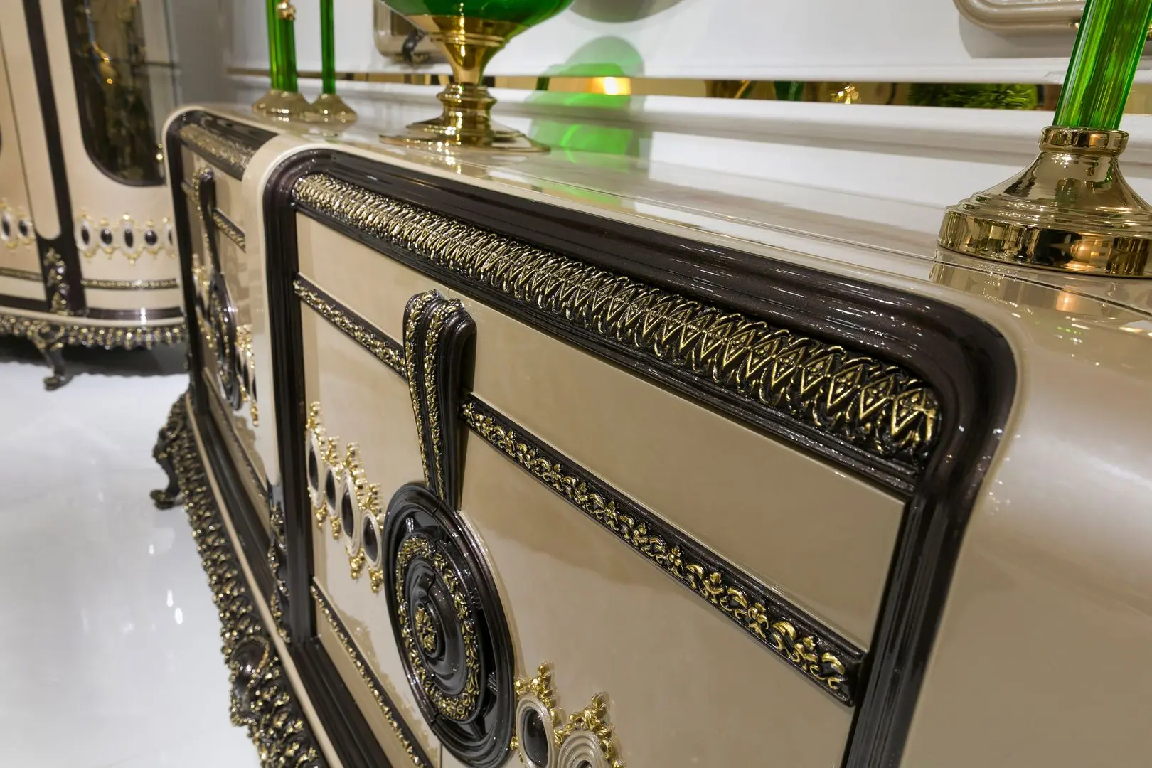 Set de mobilier pentru sufragerie Charme&Luxe Furniture Versace №12 (Cappuccino/Gold/Dark Brown)