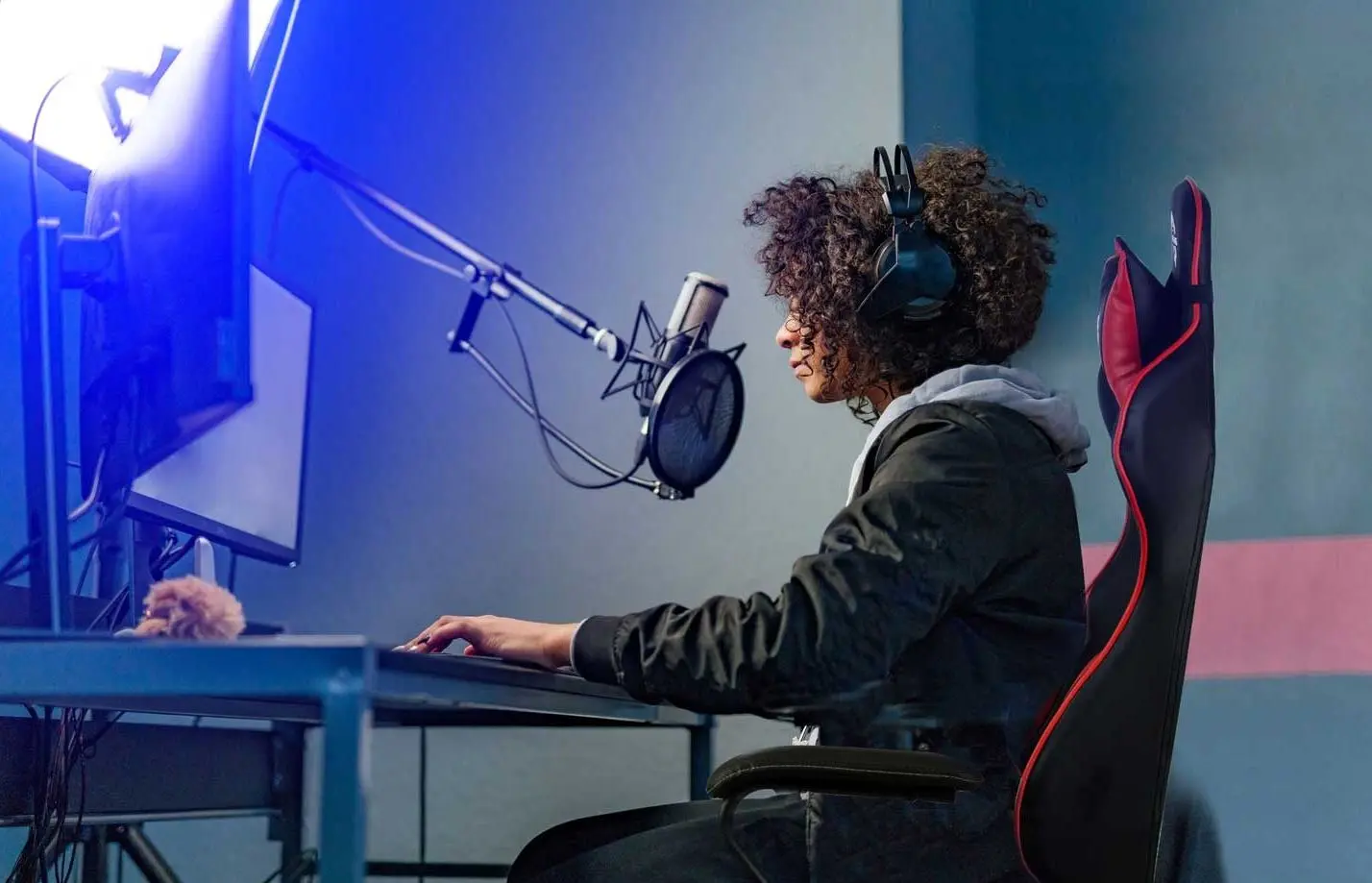 Кресло геймерское Sofotel Katarina (Black/Red)