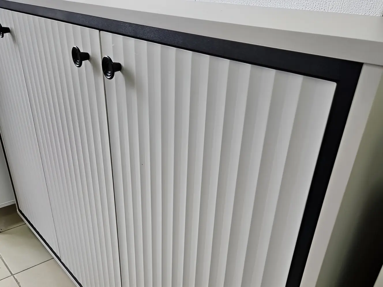 Tumba Yasen Tina 3D (Cashmere/Black)