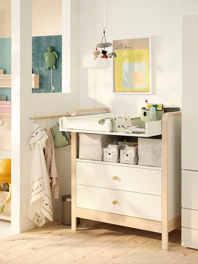 Comoda de infasat Ikea Alskvard 94x77x106 (Mesteacăn/Alb)