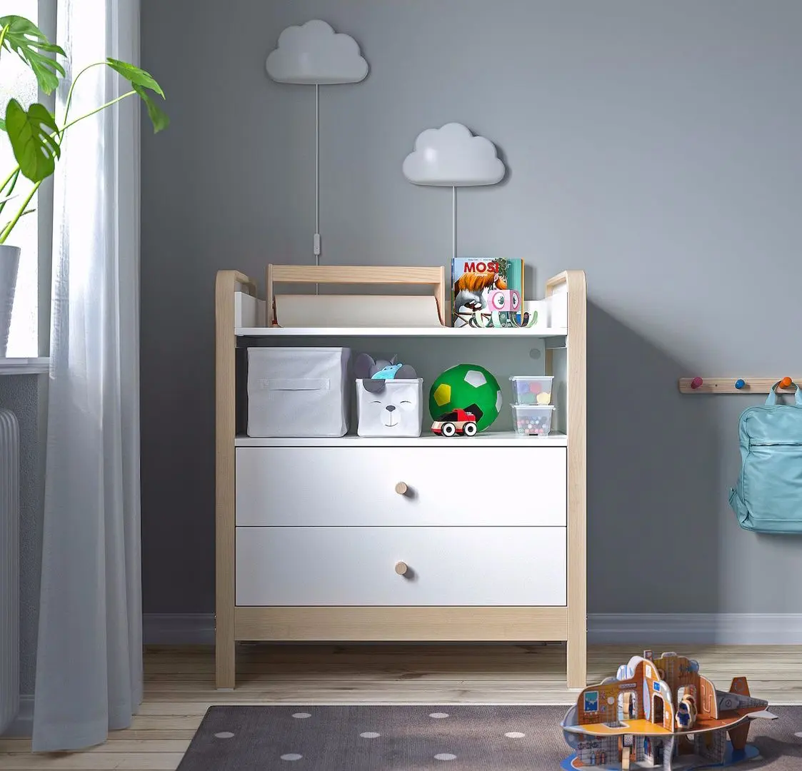 Comoda de infasat Ikea Alskvard 94x77x106 (Mesteacăn/Alb)