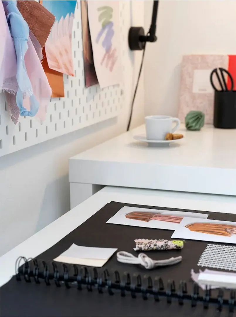 Masa de birou Ikea Malm cu tablie culisanta 151x65 (Alb)