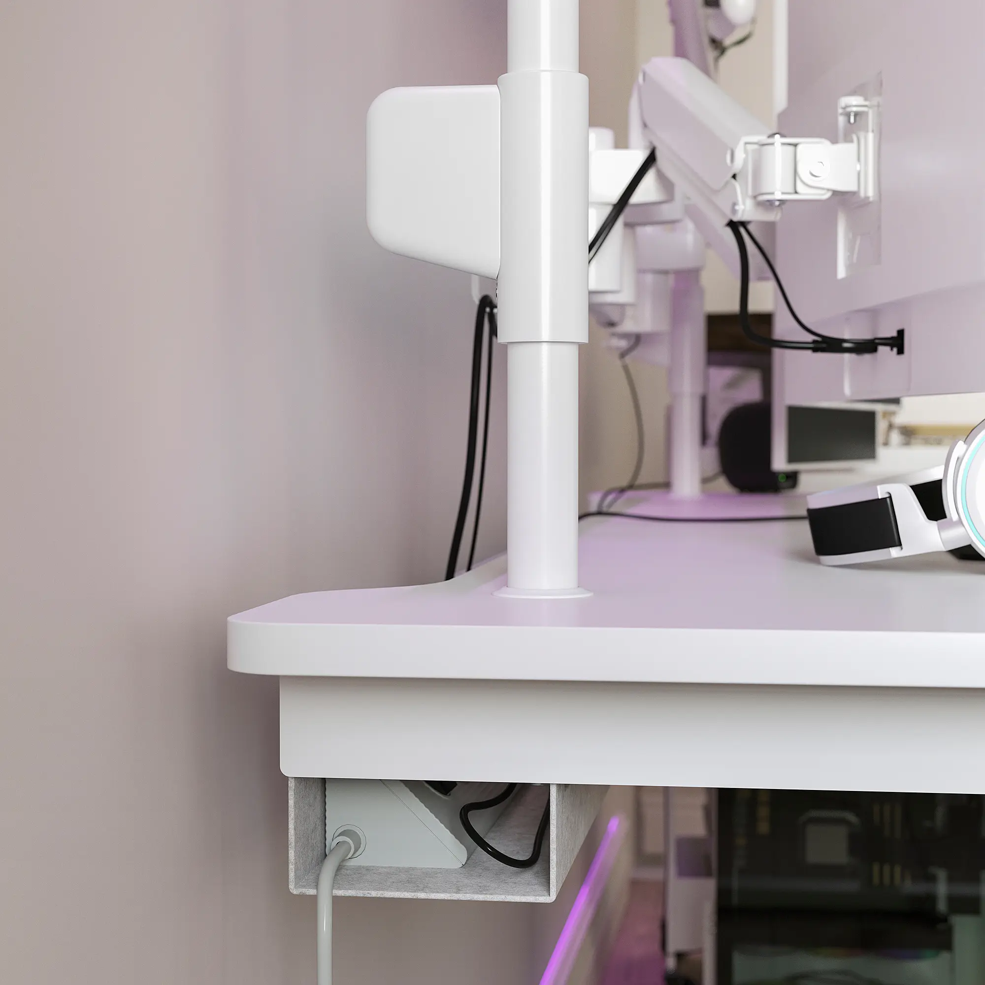 Masa pentru calculator Ikea Malomrade brate monitor/electric 180x80 (Alb)