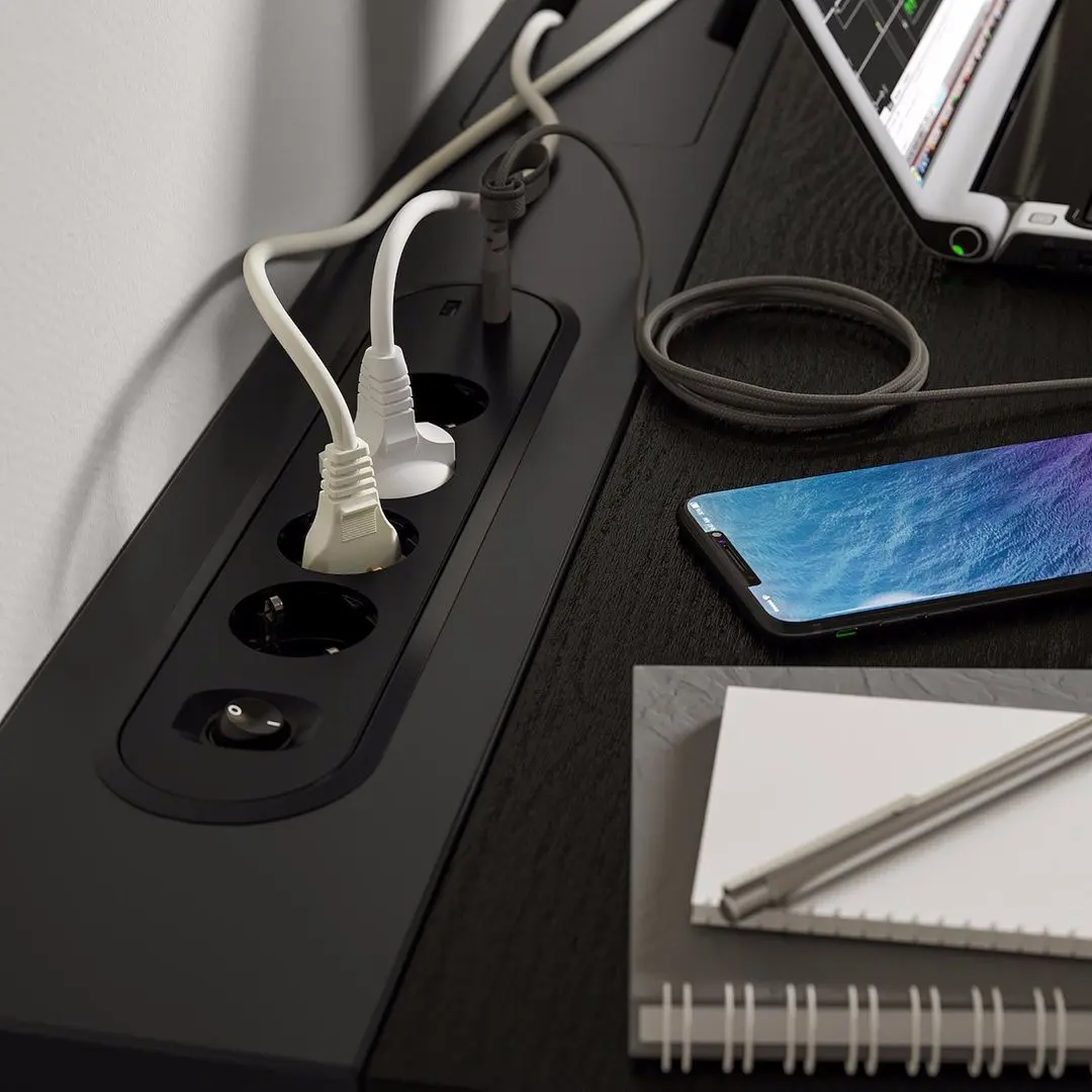 Masa pentru calculator Ikea Mittzon 140x60 (Furnir Frasin/Vopsit Negru/Negru)