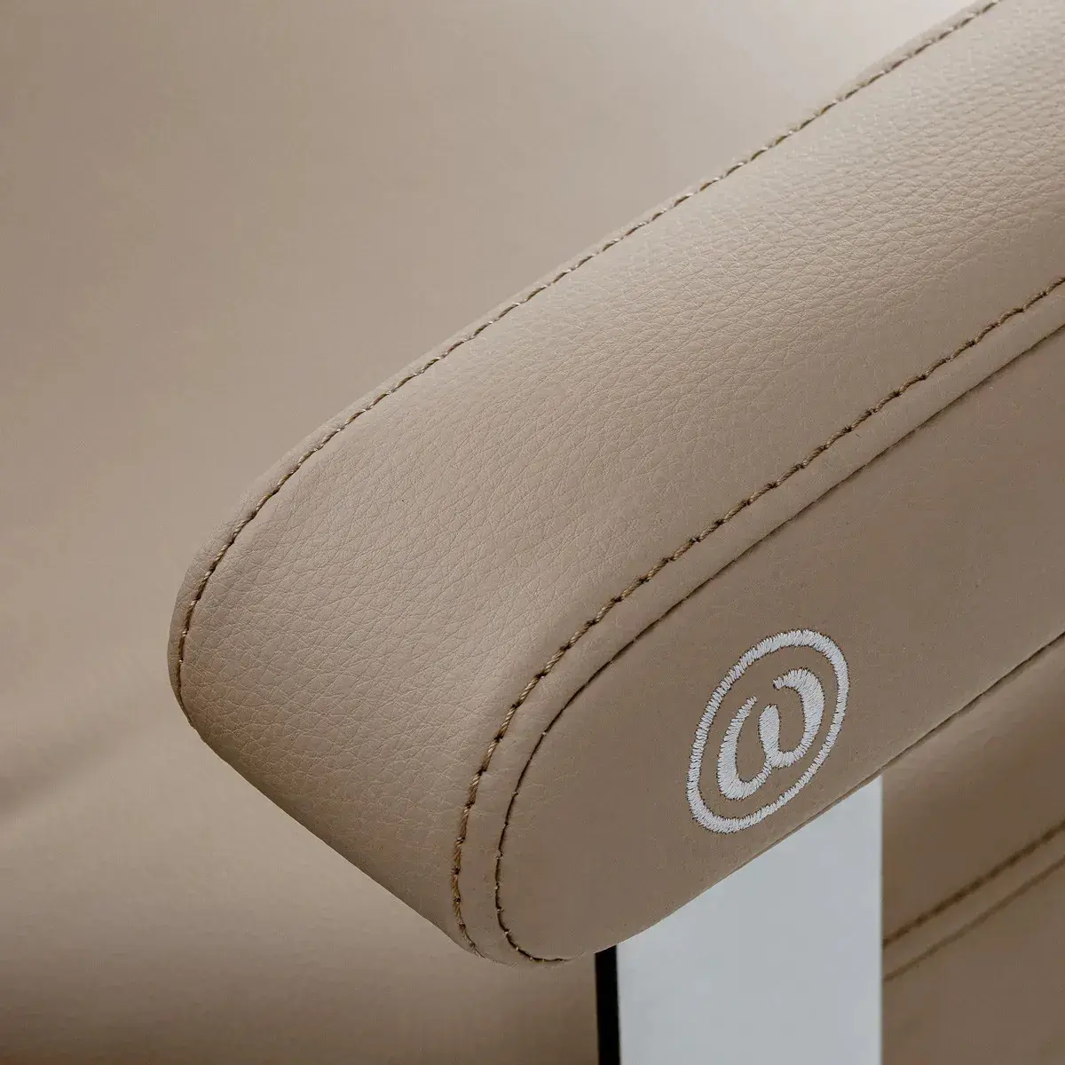 Кресло парикмахерское Omega Astra 154511 (Beige/Silver) - 9