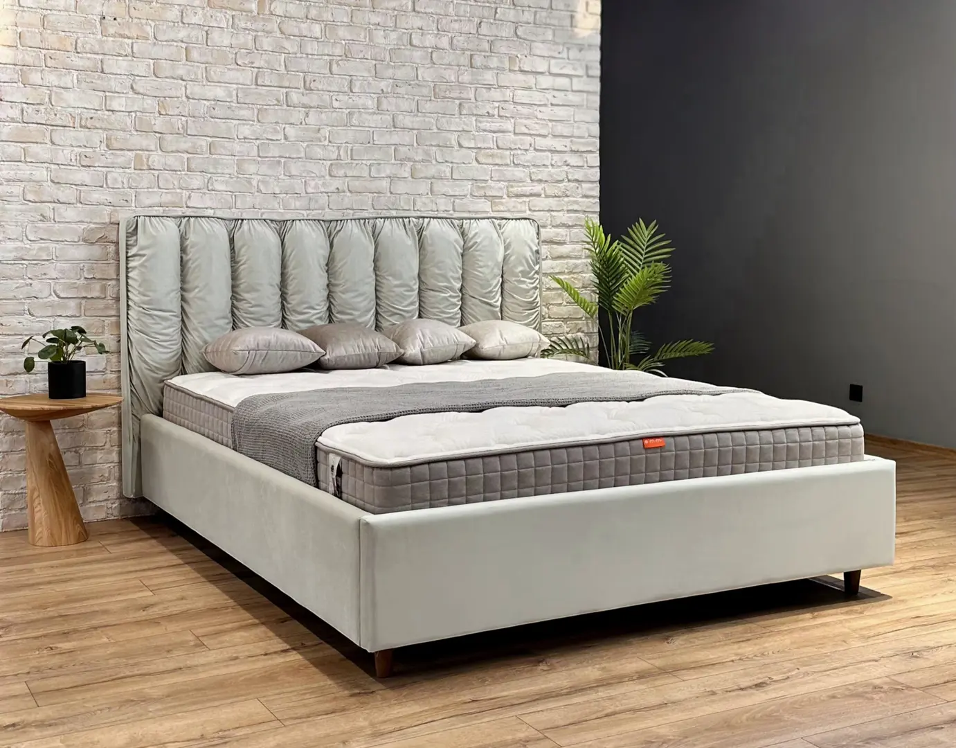Кровать Charmbed Eva Prestige 160x200 Velluto 02 (Beige)