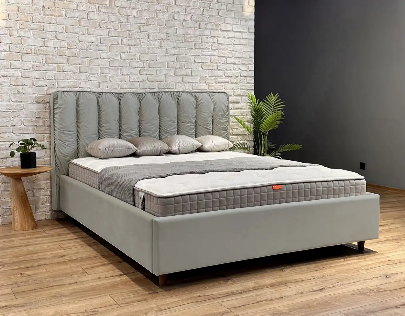 Кровать Charmbed Eva Prestige 160x200 Velluto 03 (Mika)