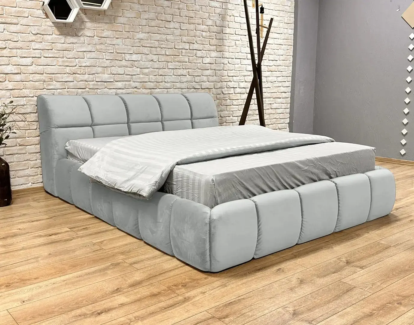 Кровать Charmbed Lux Jenny 160x200 Laguna 42 (Grey)