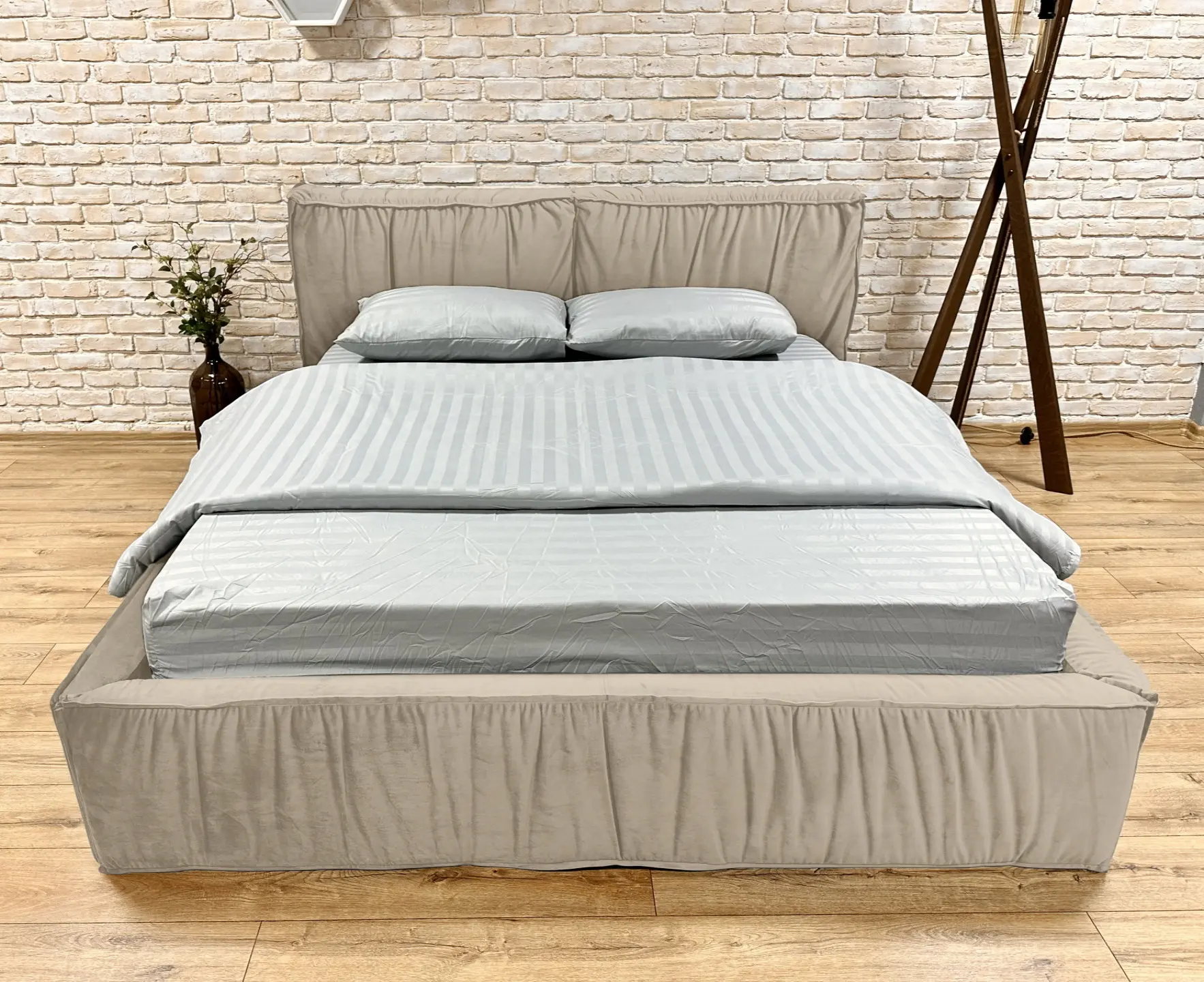Кровать Charmbed Lux Selina 180x200 Laguna 07 (Beige) - 2