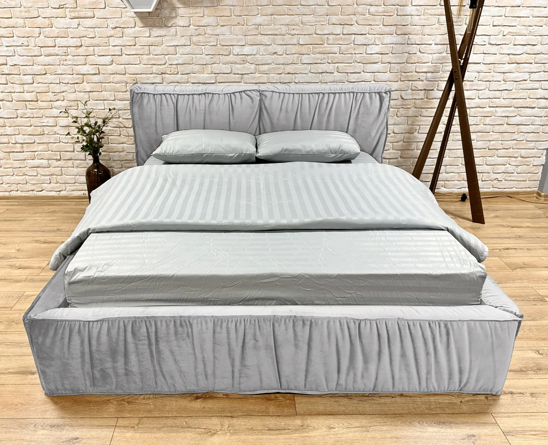 Кровать Charmbed Lux Selina 180x200 Laguna 41 (Silver) - 2