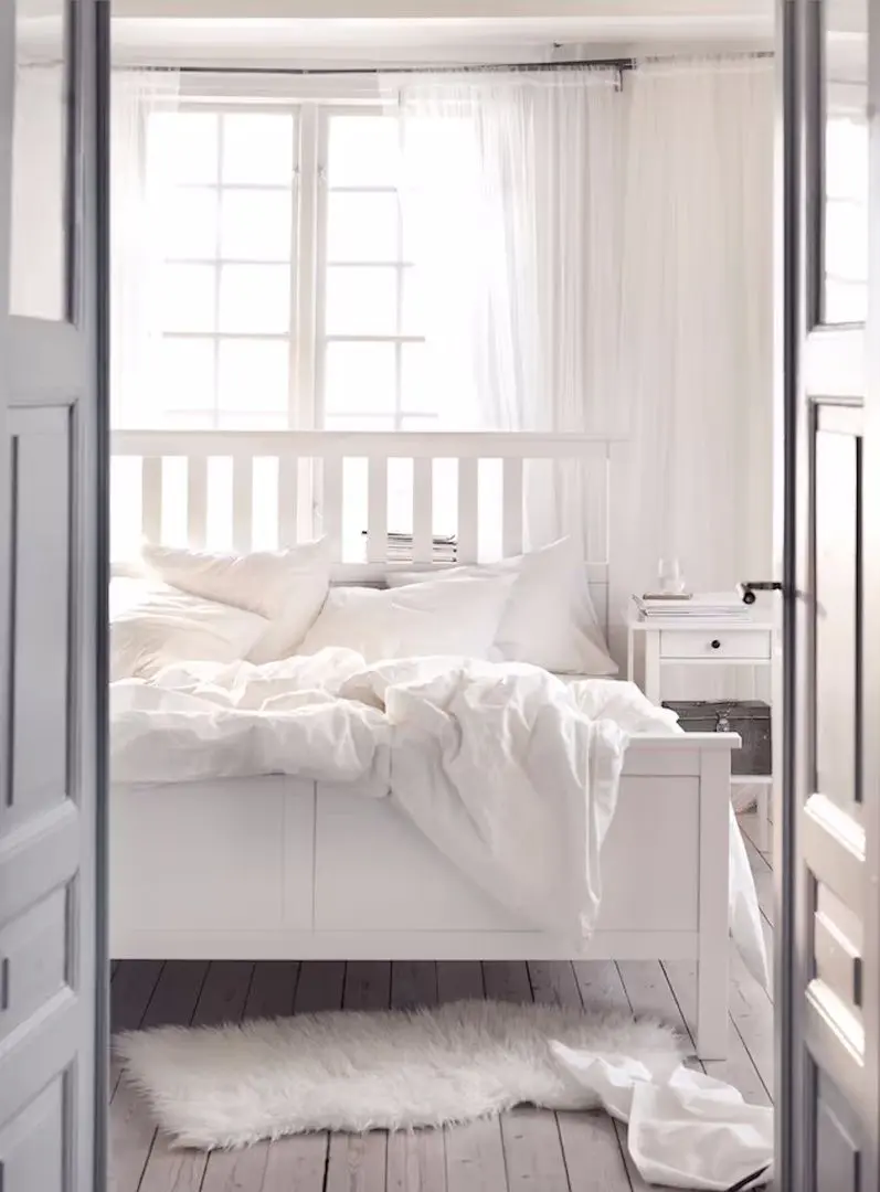 Pat Ikea Hemnes/Valevag extra ferma/cu saltea 160x200 (Alb)