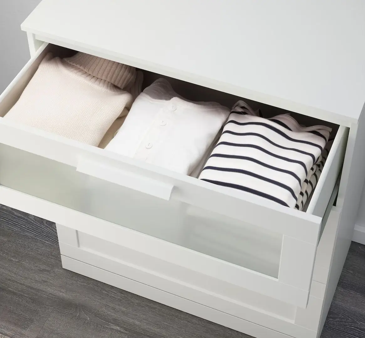 Pat + noptieră Ikea Brimnes cu depozitare/tablie 180x200 (Alb)