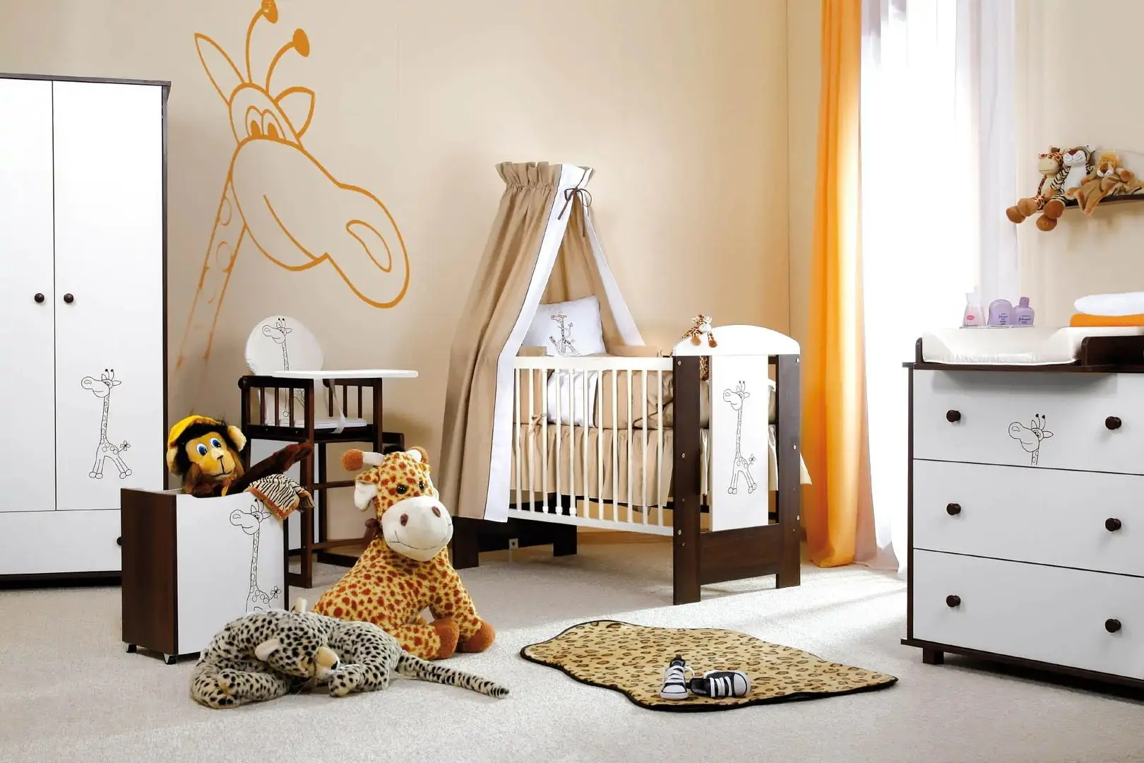 Patut + masa de infasat + saltea Klups Safari Giraffe (Wenge)