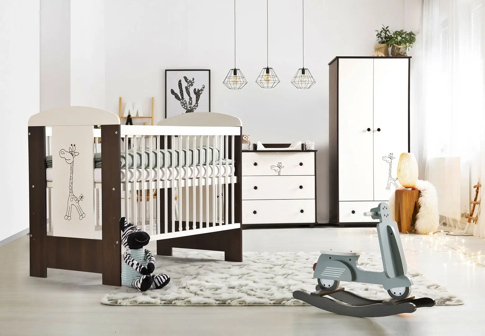 Patut + masa de infasat + saltea Klups Safari Giraffe (Wenge)