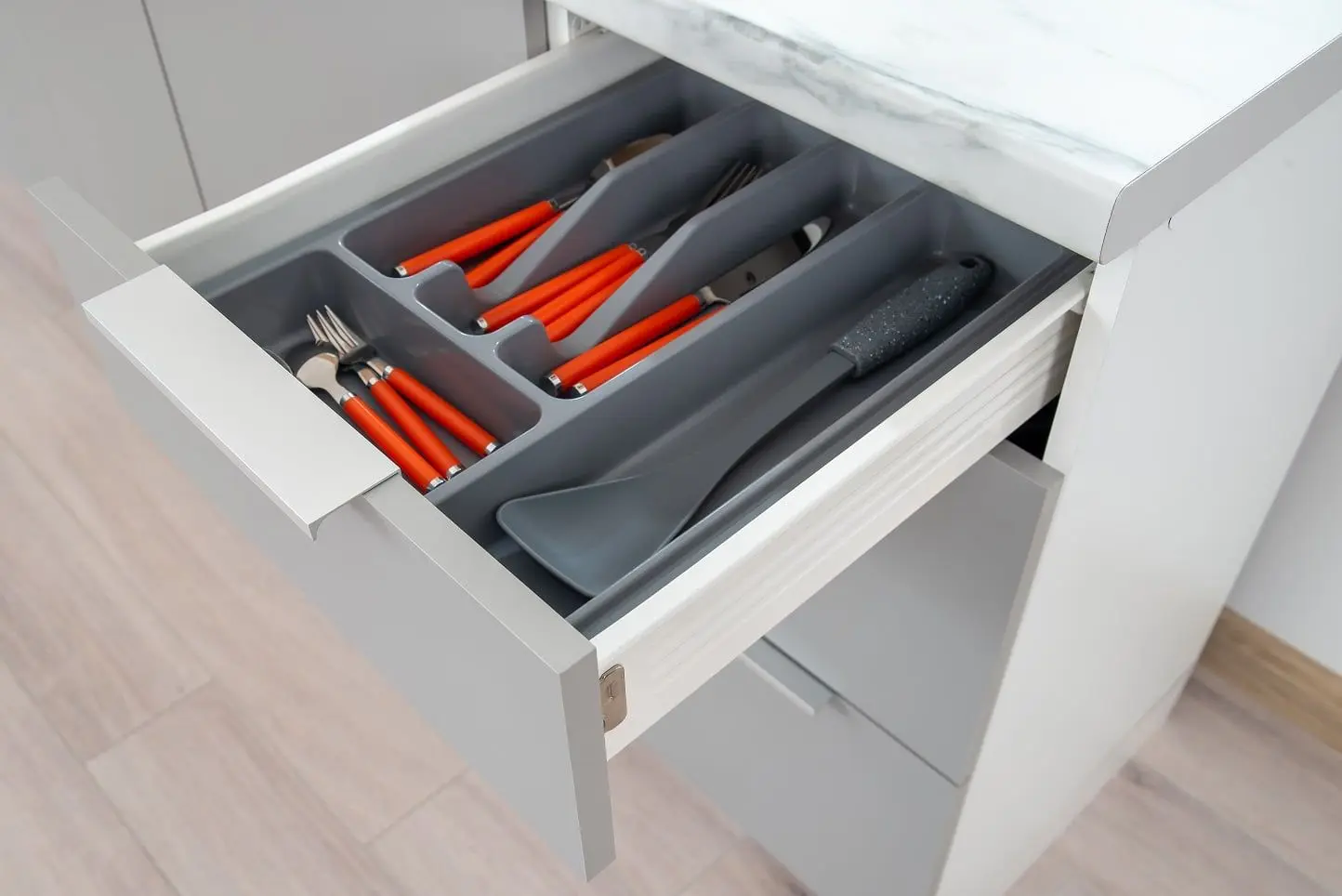 Bucatarie Stolkar Classic Line Emma 2.6m (Burlington Oak/Platinum Gray)